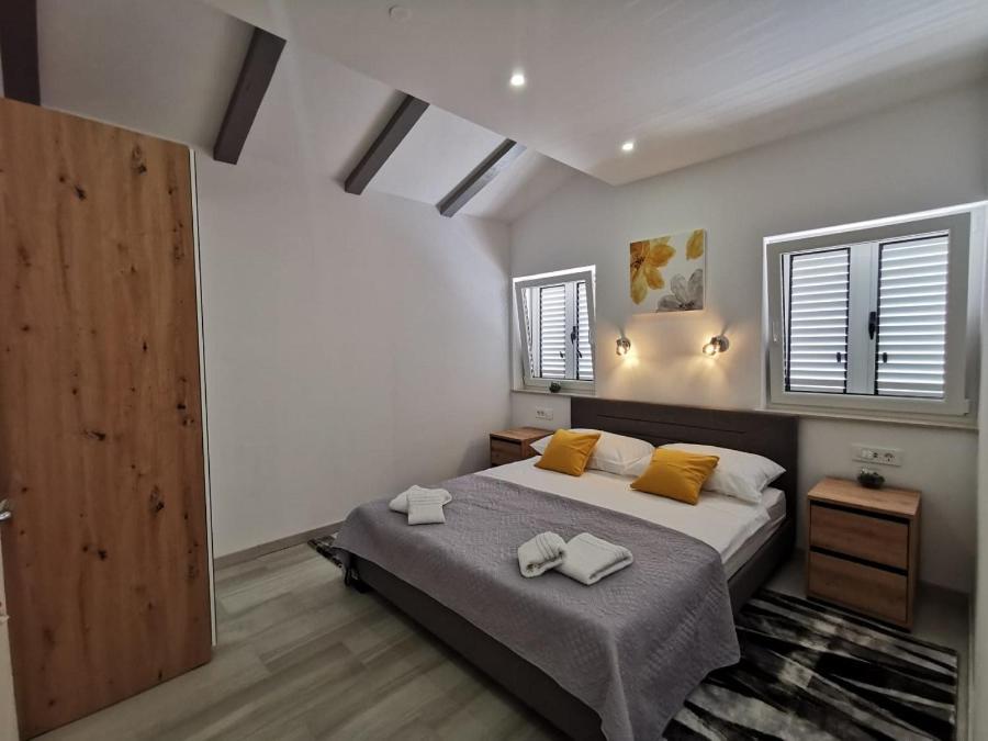 New Nikolina 4 Star Lejlighed Mali Lošinj Eksteriør billede