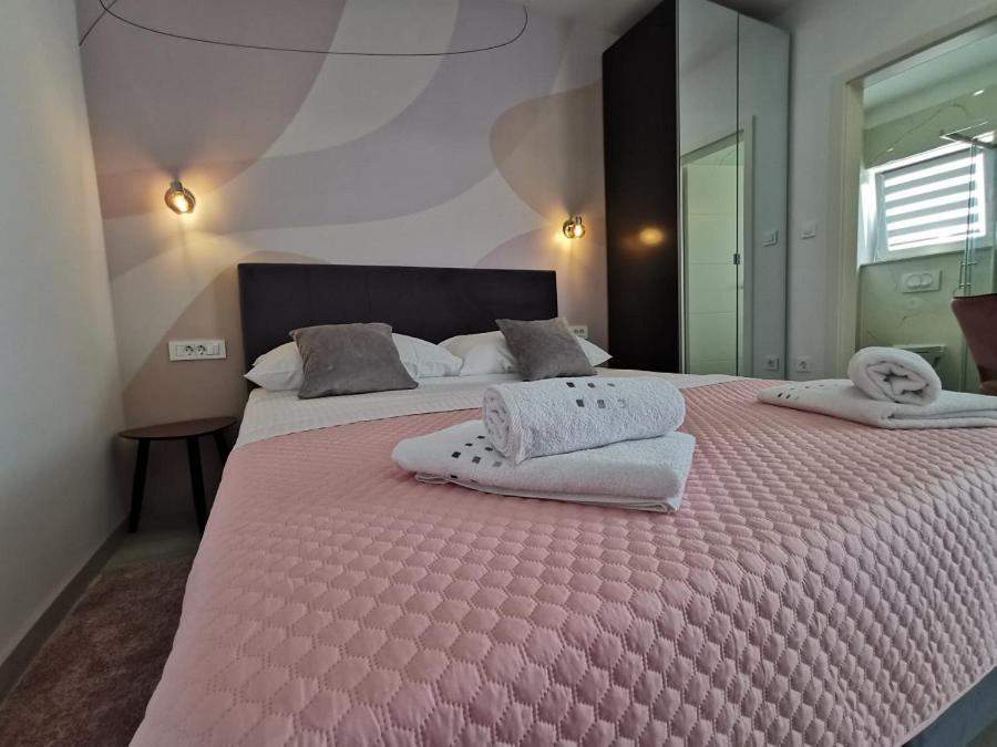 New Nikolina 4 Star Lejlighed Mali Lošinj Eksteriør billede