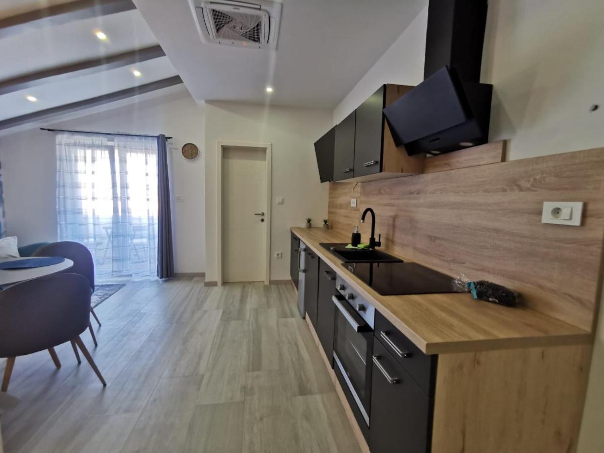 New Nikolina 4 Star Lejlighed Mali Lošinj Eksteriør billede